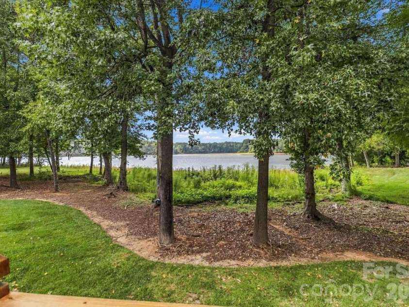 1106 Westlake Drive, Kannapolis, NC 28081.  MLS# CAR4433032, YatesRealty ID 56057. 