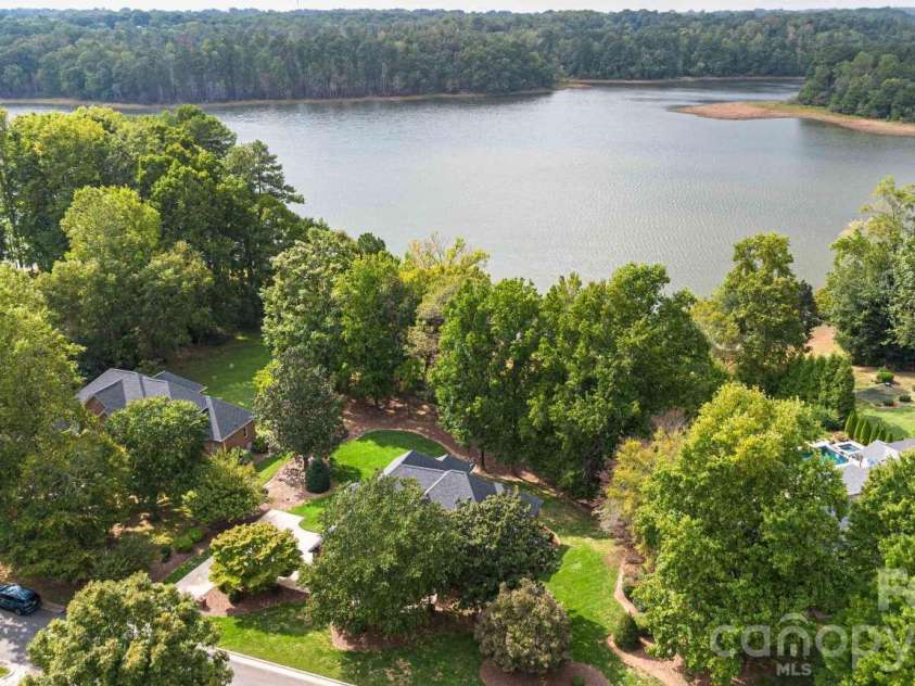 1106 Westlake Drive, Kannapolis, NC 28081.  MLS# CAR4433032, YatesRealty ID 56057. 