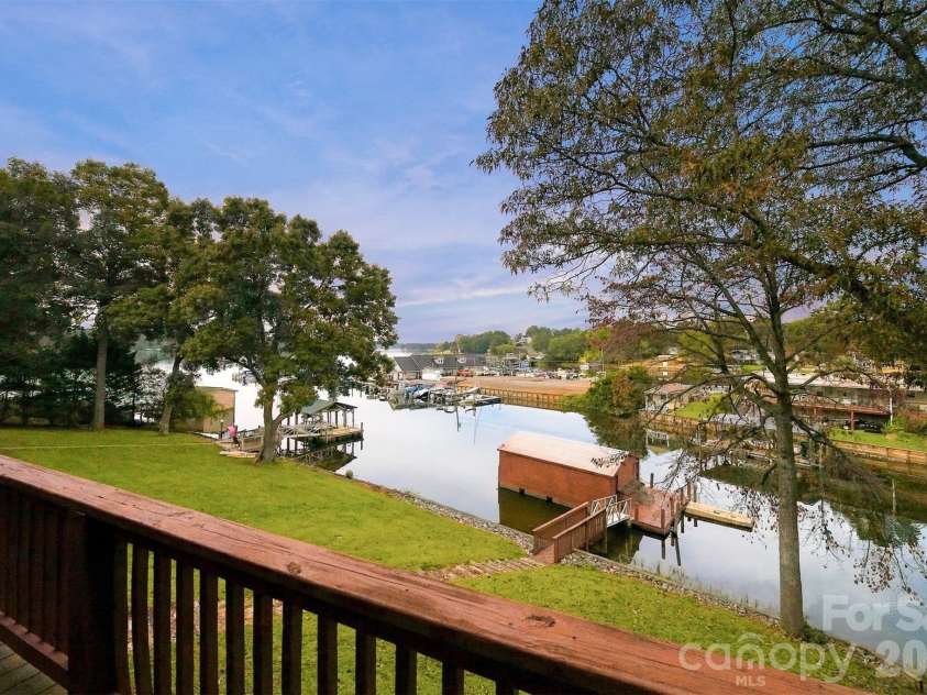 128 Mull Drive, Taylorsville, NC 28681.  MLS# CAR4432367, YatesRealty ID 56058. 