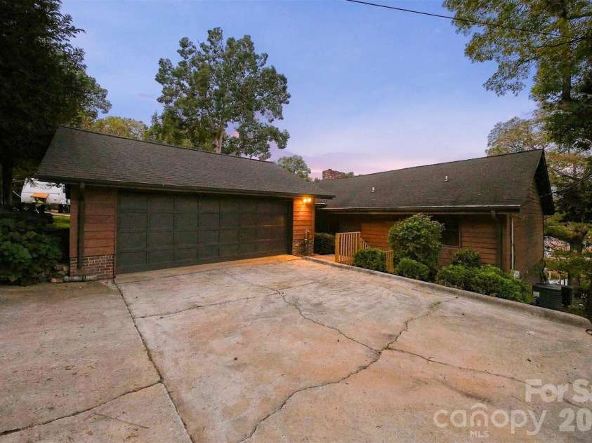 128 Mull Drive, Taylorsville, NC 28681.  MLS# CAR4432367, YatesRealty ID 56058. 