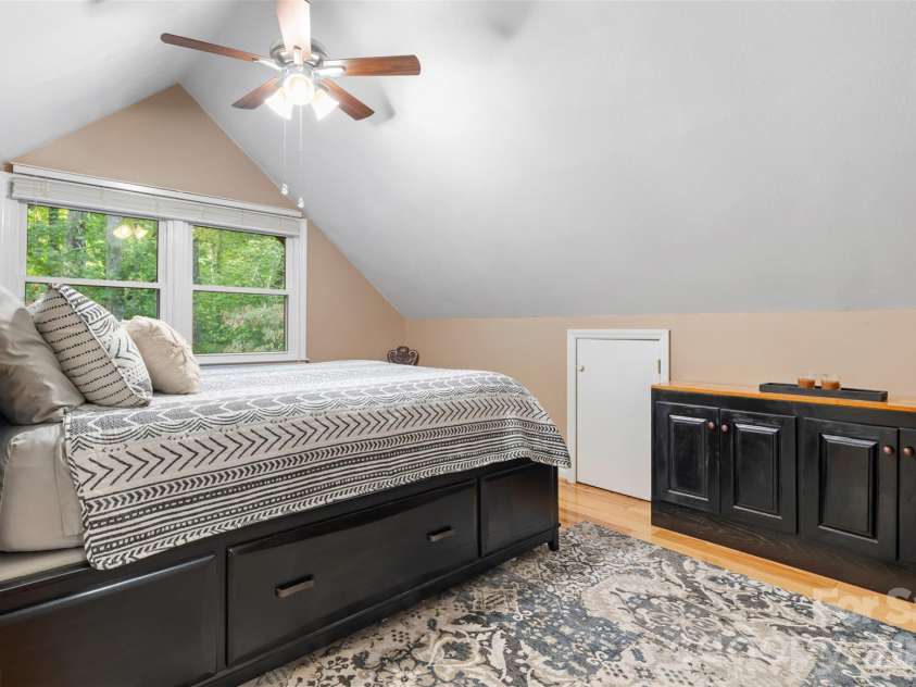 239 Cheulah Road, Brevard, NC 28712.  MLS# CAR4428226, YatesRealty ID 56061. 
