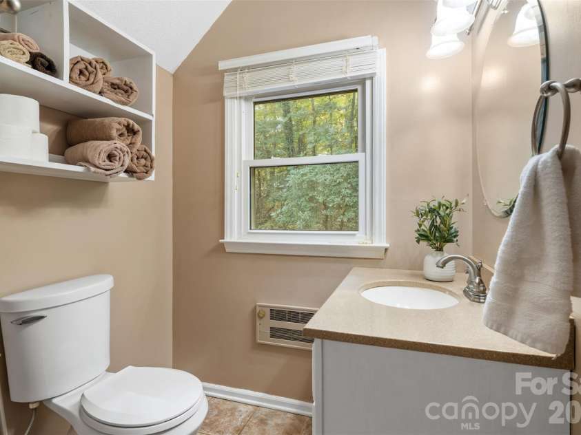 239 Cheulah Road, Brevard, NC 28712.  MLS# CAR4428226, YatesRealty ID 56061. 