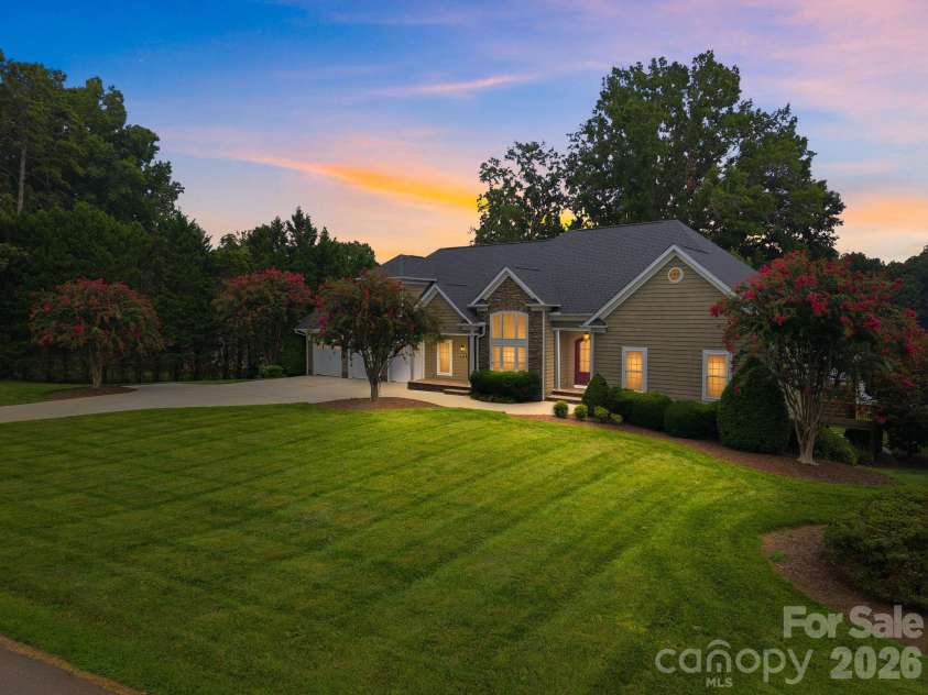 162 Sagemore Road, Mooresville, NC 28117.  MLS# CAR4433487, YatesRealty ID 56063. 