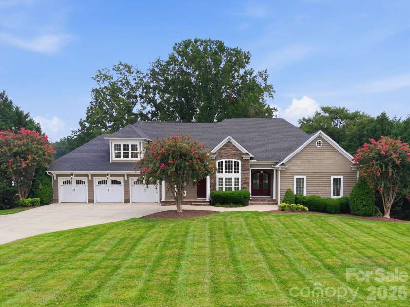 162 Sagemore Road, Mooresville, NC 28117.  MLS# CAR4433487, YatesRealty ID 56063. 