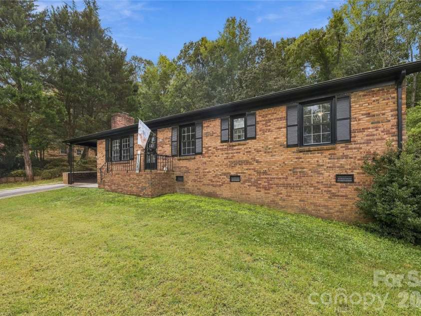 4721 Can Do Court, Gastonia, NC 28056.  MLS# CAR4433475, YatesRealty ID 56067. 