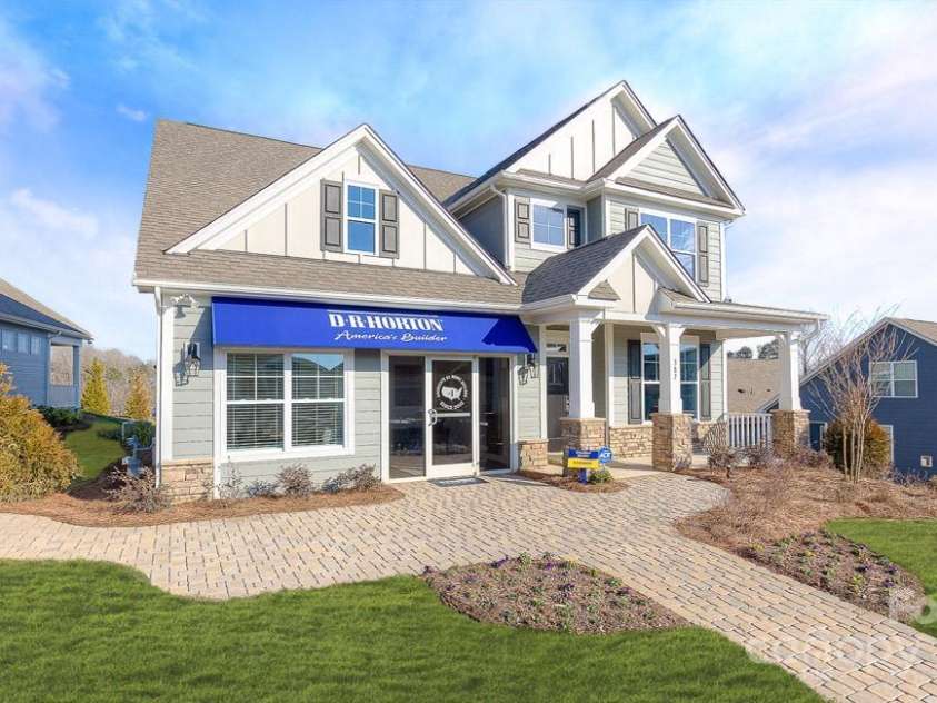 9 Thornberry Road, Hendersonville, NC 28792.  MLS# CAR4242620, YatesRealty ID 5607. Photos are representative