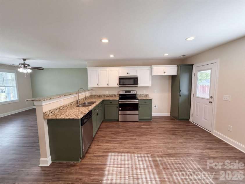 335 Odell Drive, Concord, NC 28025.  MLS# CAR4433505, YatesRealty ID 56072. 