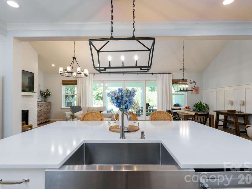 9588 Pacing Lane, Concord, NC 28027.  MLS# CAR4432011, YatesRealty ID 56073. Large Apron front Sink