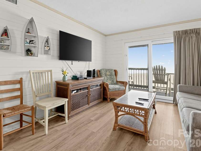 6000 Ocean Boulevard, North Myrtle Beach, SC 29582.  MLS# CAR4432291, YatesRealty ID 56074. 