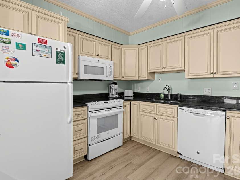 6000 Ocean Boulevard, North Myrtle Beach, SC 29582.  MLS# CAR4432291, YatesRealty ID 56074. 