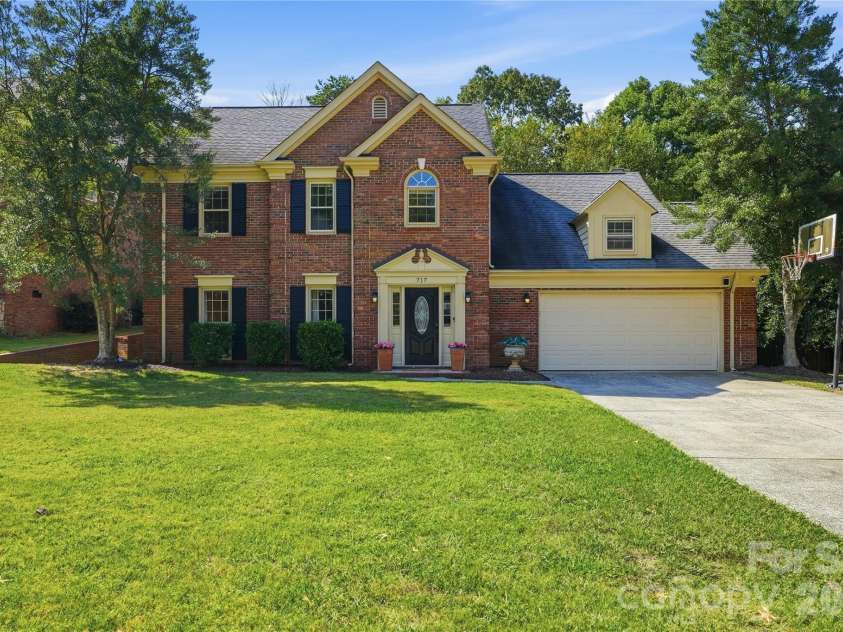 717 Fredricksburg Road, Matthews, NC 28105.  MLS# CAR4428487, YatesRealty ID 56079. Welcome Home