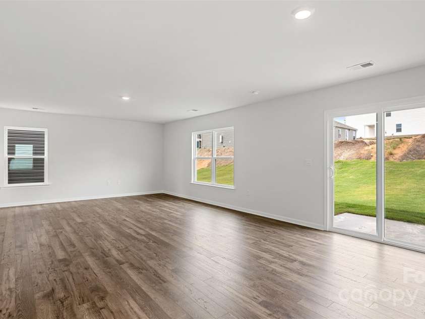 27 Lillian Lane, Hendersonville, NC 28792.  MLS# CAR4184140, YatesRealty ID 5608. 