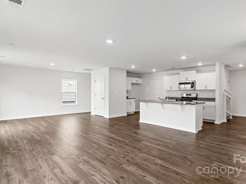 27 Lillian Lane, Hendersonville, NC 28792.  MLS# CAR4184140, YatesRealty ID 5608. 