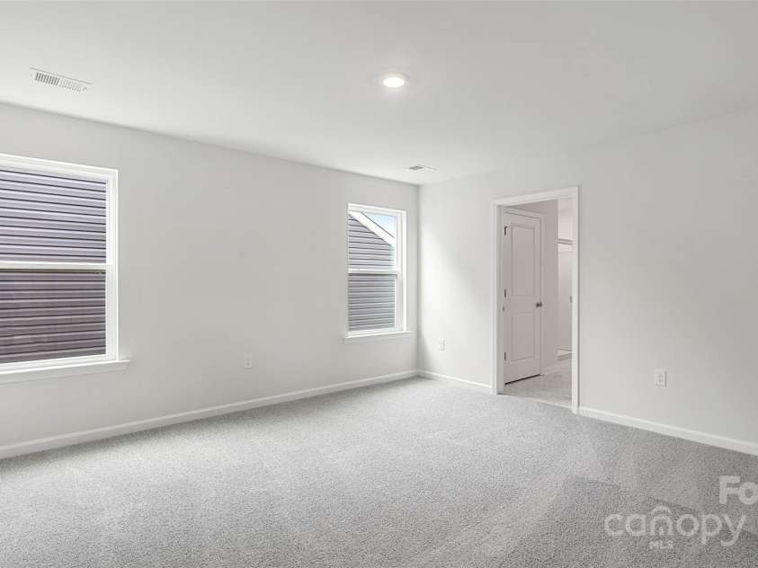 27 Lillian Lane, Hendersonville, NC 28792.  MLS# CAR4184140, YatesRealty ID 5608. 