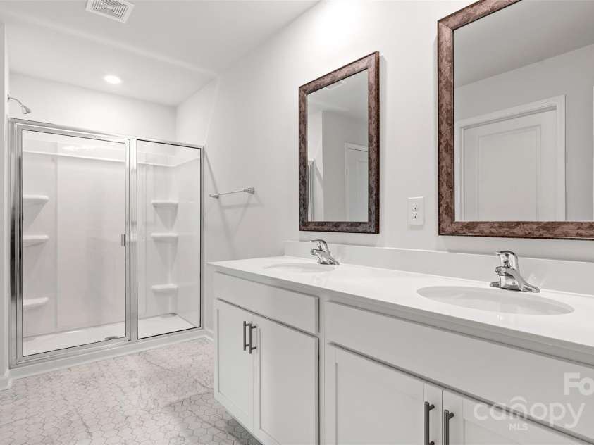 27 Lillian Lane, Hendersonville, NC 28792.  MLS# CAR4184140, YatesRealty ID 5608. 