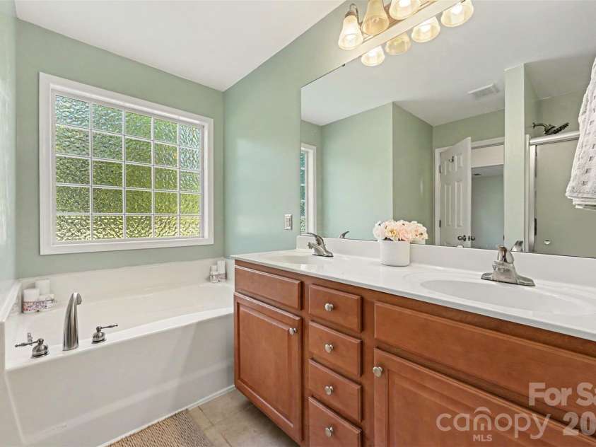 225 Brooks Farm Drive, Rockwell, NC 28138.  MLS# CAR4433513, YatesRealty ID 56083. 