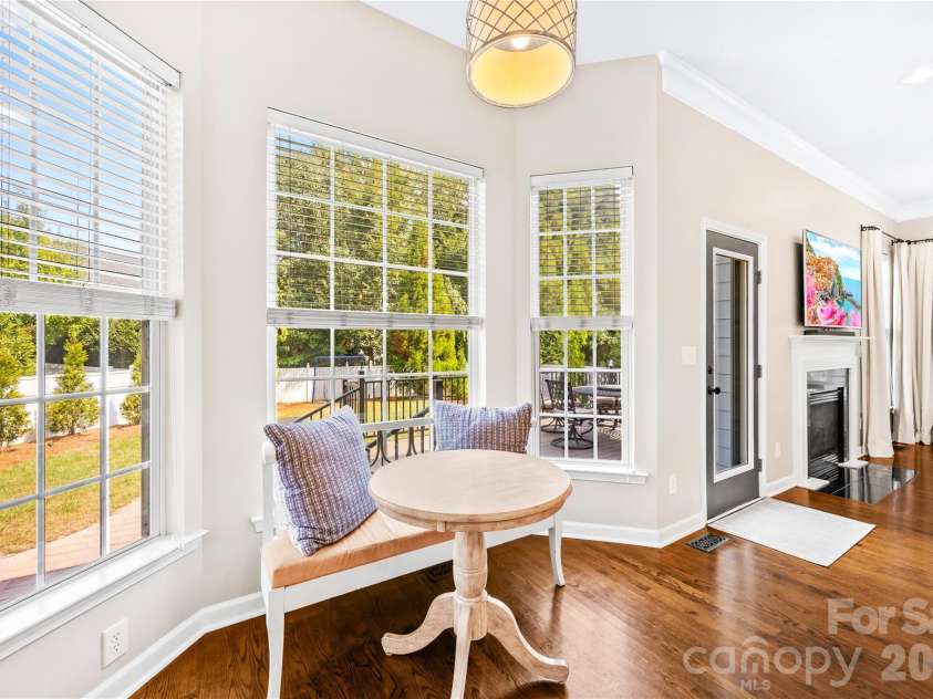 17242 Pennington Drive, Huntersville, NC 28078.  MLS# CAR4427106, YatesRealty ID 56087. Breakfast