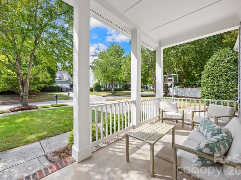 17242 Pennington Drive, Huntersville, NC 28078.  MLS# CAR4427106, YatesRealty ID 56087. Front Porch