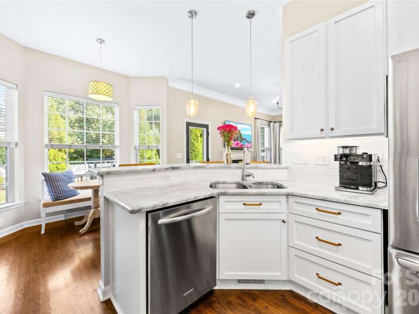 17242 Pennington Drive, Huntersville, NC 28078.  MLS# CAR4427106, YatesRealty ID 56087. Kitchen