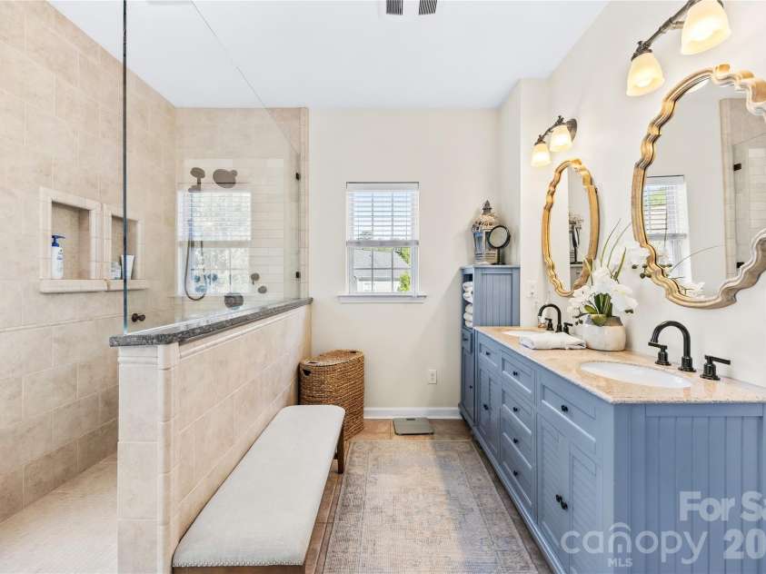 17242 Pennington Drive, Huntersville, NC 28078.  MLS# CAR4427106, YatesRealty ID 56087. Master Bath