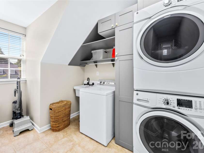 17242 Pennington Drive, Huntersville, NC 28078.  MLS# CAR4427106, YatesRealty ID 56087. Upstairs Laundry