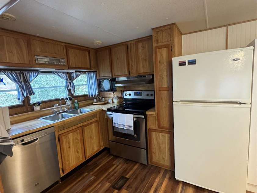 103 Teaberry Lane, Newland, NC 28657.  MLS# CAR4326344, YatesRealty ID 5609. 