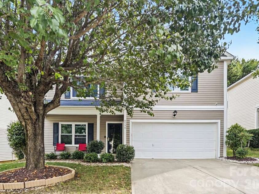 8538 Greenware Trail, Charlotte, NC 28269.  MLS# CAR4433510, YatesRealty ID 56093. 