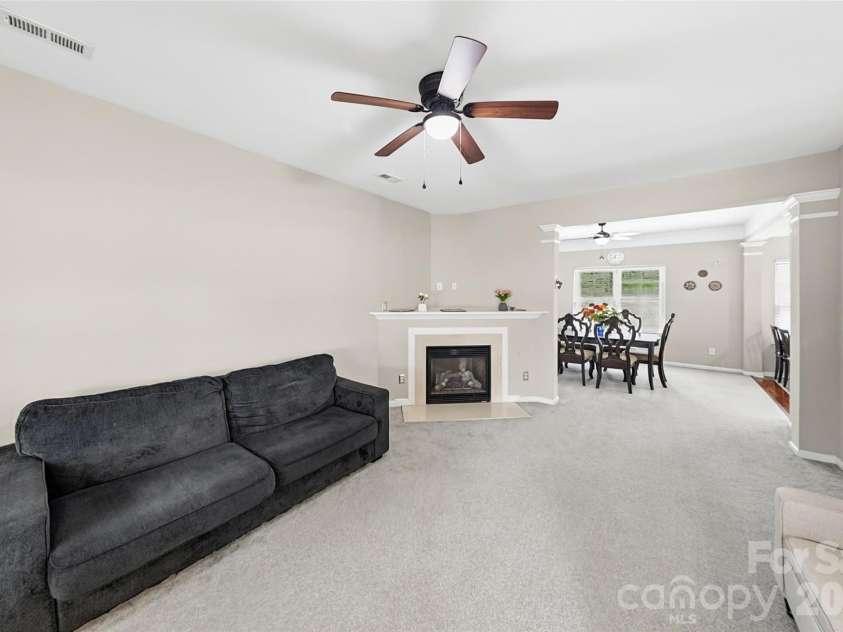 8538 Greenware Trail, Charlotte, NC 28269.  MLS# CAR4433510, YatesRealty ID 56093. 