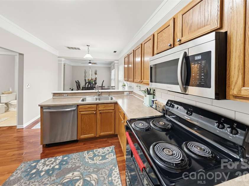 8538 Greenware Trail, Charlotte, NC 28269.  MLS# CAR4433510, YatesRealty ID 56093. 
