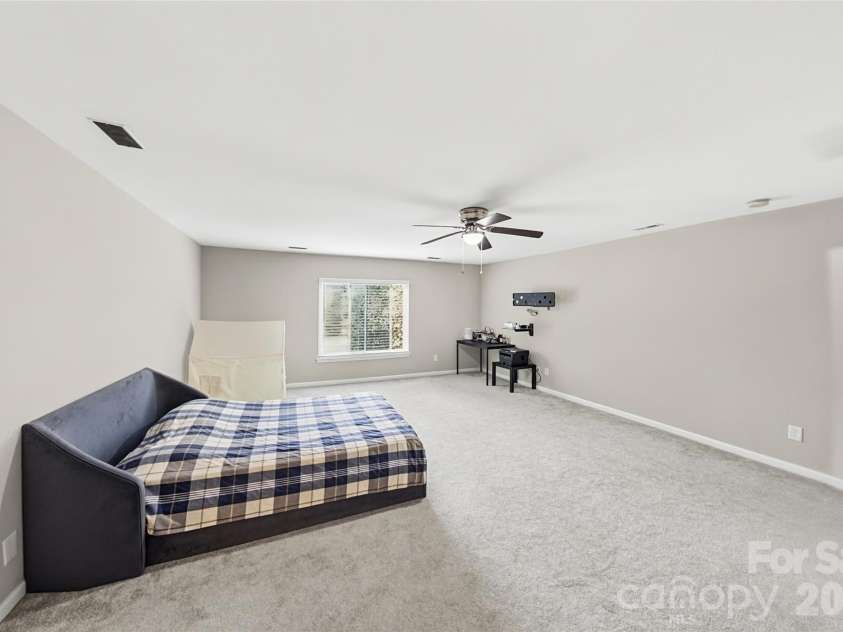 8538 Greenware Trail, Charlotte, NC 28269.  MLS# CAR4433510, YatesRealty ID 56093. 