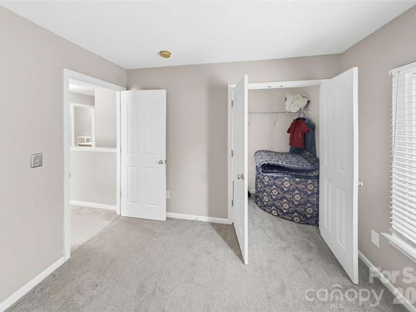 8538 Greenware Trail, Charlotte, NC 28269.  MLS# CAR4433510, YatesRealty ID 56093. 