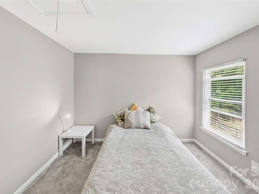 8538 Greenware Trail, Charlotte, NC 28269.  MLS# CAR4433510, YatesRealty ID 56093. 