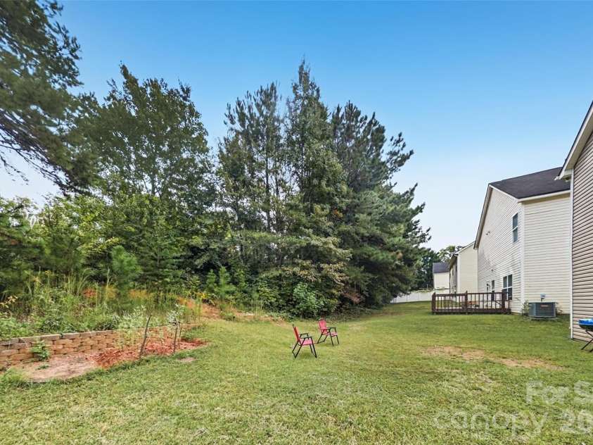 8538 Greenware Trail, Charlotte, NC 28269.  MLS# CAR4433510, YatesRealty ID 56093. 