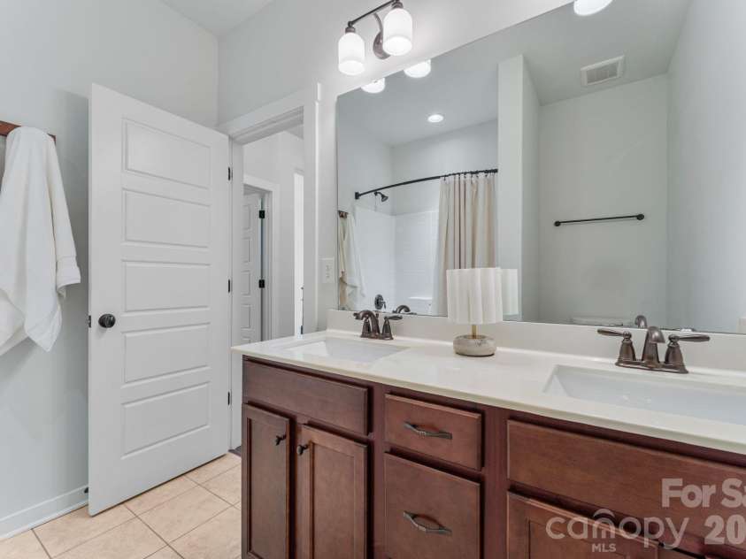 736 Yellow Jessamine Drive, Clover, SC 29710.  MLS# CAR4431089, YatesRealty ID 56095. 3rd full bath