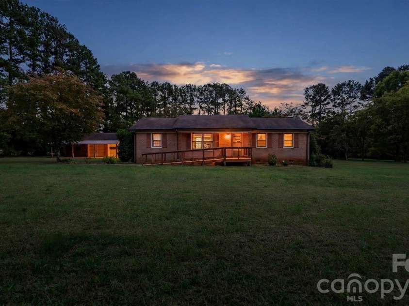 6007 Mooresville Road, Salisbury, NC 28147.  MLS# CAR4433211, YatesRealty ID 56096. 