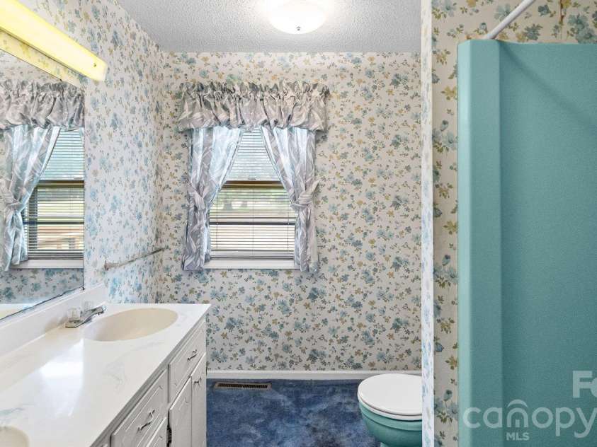 6007 Mooresville Road, Salisbury, NC 28147.  MLS# CAR4433211, YatesRealty ID 56096. 