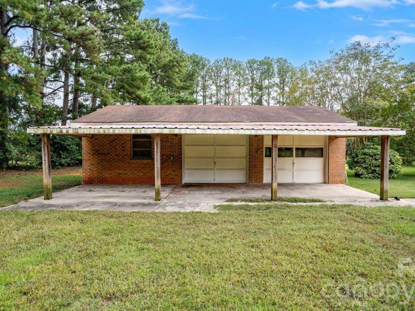 6007 Mooresville Road, Salisbury, NC 28147.  MLS# CAR4433211, YatesRealty ID 56096. 