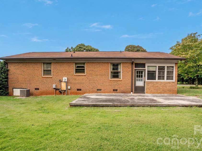 6007 Mooresville Road, Salisbury, NC 28147.  MLS# CAR4433211, YatesRealty ID 56096. 