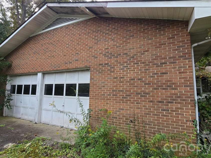 330 Brook Circle, Salisbury, NC 28147.  MLS# CAR4433551, YatesRealty ID 56099. 