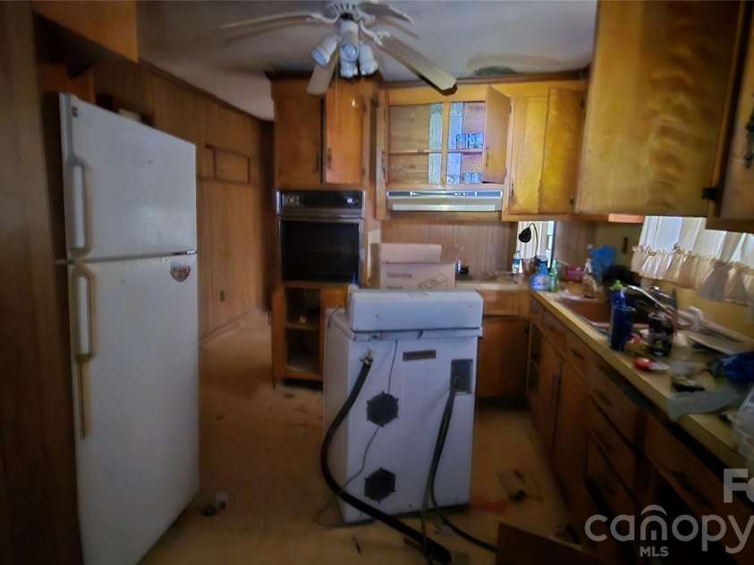 330 Brook Circle, Salisbury, NC 28147.  MLS# CAR4433551, YatesRealty ID 56099. 