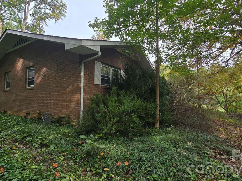 330 Brook Circle, Salisbury, NC 28147.  MLS# CAR4433551, YatesRealty ID 56099. 
