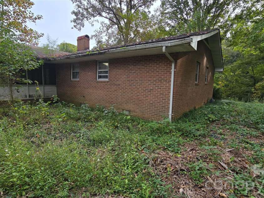 330 Brook Circle, Salisbury, NC 28147.  MLS# CAR4433551, YatesRealty ID 56099. 