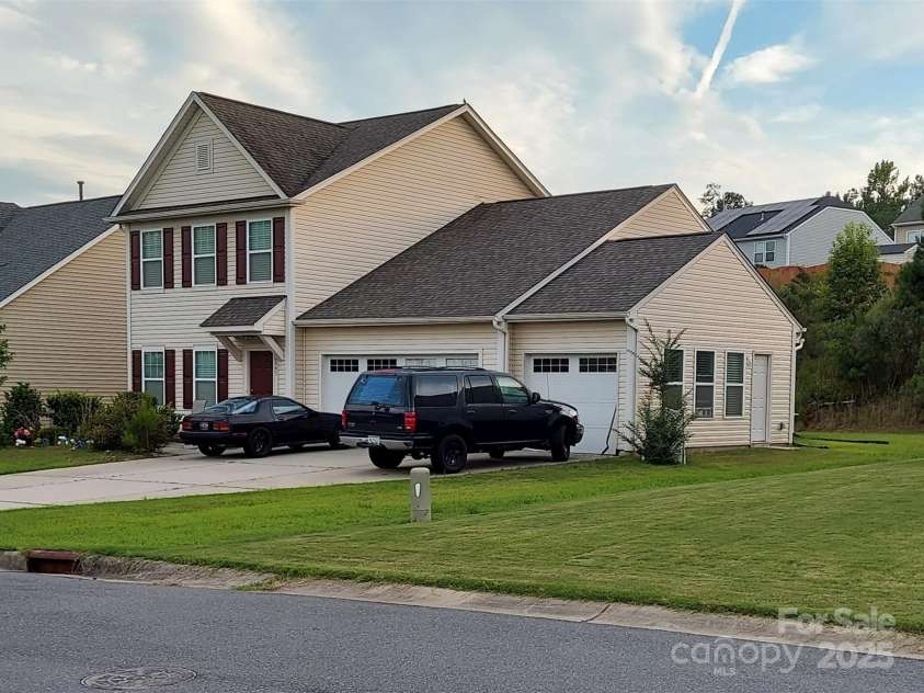 2061 Argentum Avenue, Fort Mill, SC 29707.  MLS# CAR4258108, YatesRealty ID 561. 