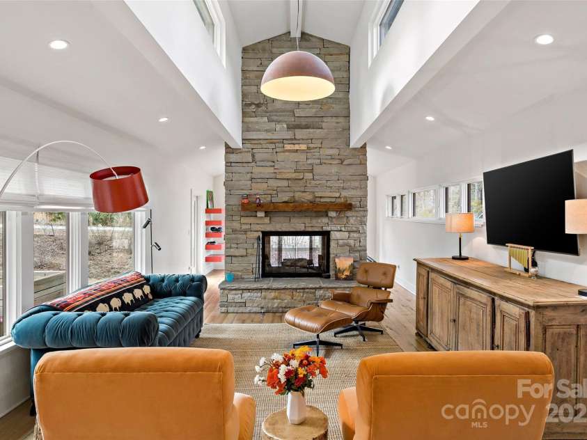 27 Hawberry Court, Asheville, NC 28805.  MLS# CAR4216829, YatesRealty ID 561. 