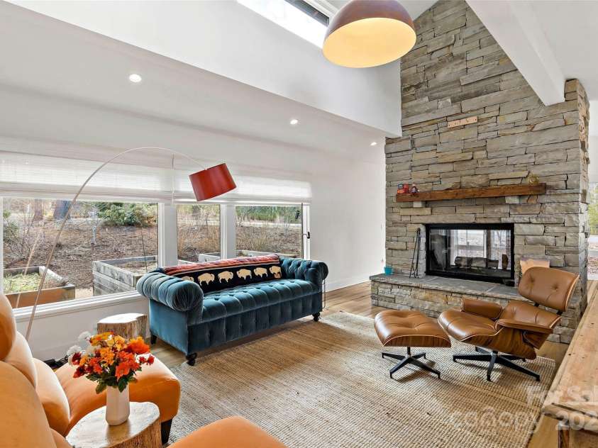 27 Hawberry Court, Asheville, NC 28805.  MLS# CAR4216829, YatesRealty ID 561. 