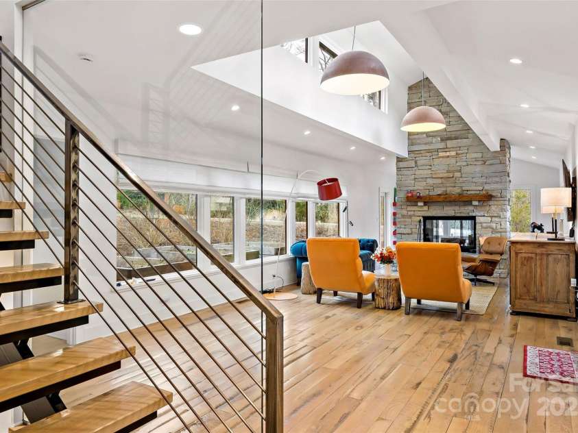 27 Hawberry Court, Asheville, NC 28805.  MLS# CAR4216829, YatesRealty ID 561. 
