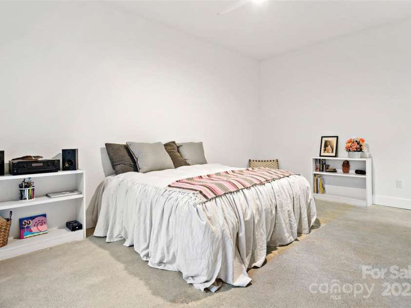 27 Hawberry Court, Asheville, NC 28805.  MLS# CAR4216829, YatesRealty ID 561. 