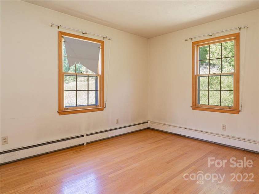 99999 Merrills Cove Road, Asheville, NC 28803.  MLS# CAR3918824, YatesRealty ID 561. 