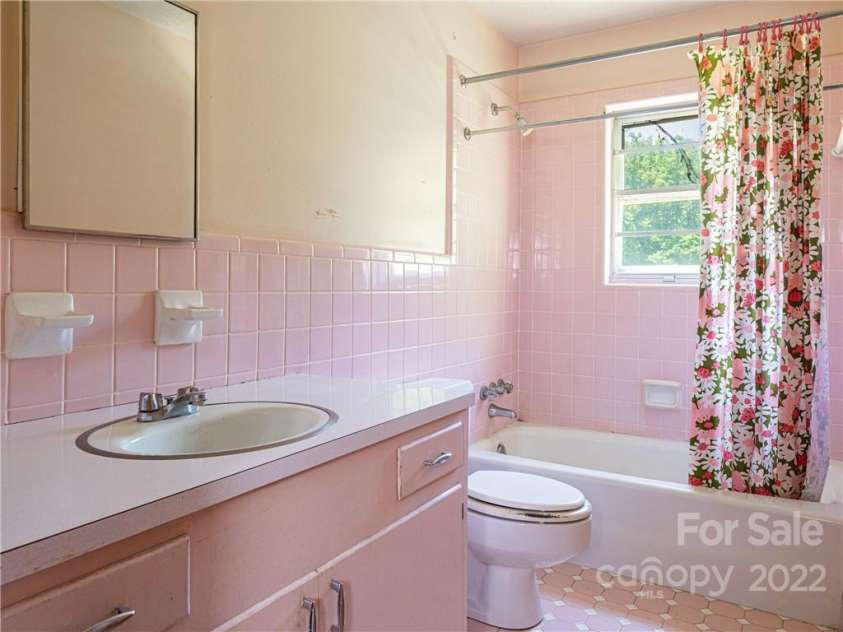 99999 Merrills Cove Road, Asheville, NC 28803.  MLS# CAR3918824, YatesRealty ID 561. 