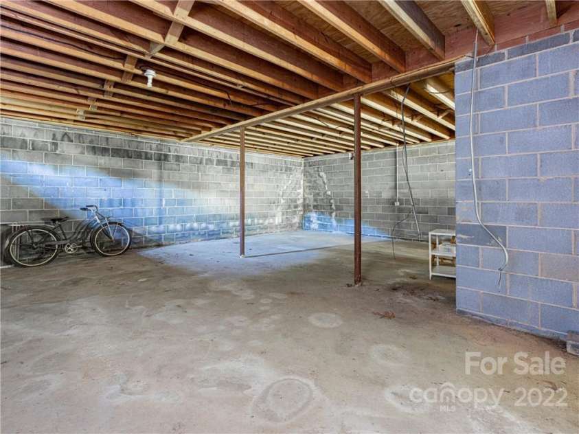 99999 Merrills Cove Road, Asheville, NC 28803.  MLS# CAR3918824, YatesRealty ID 561. 